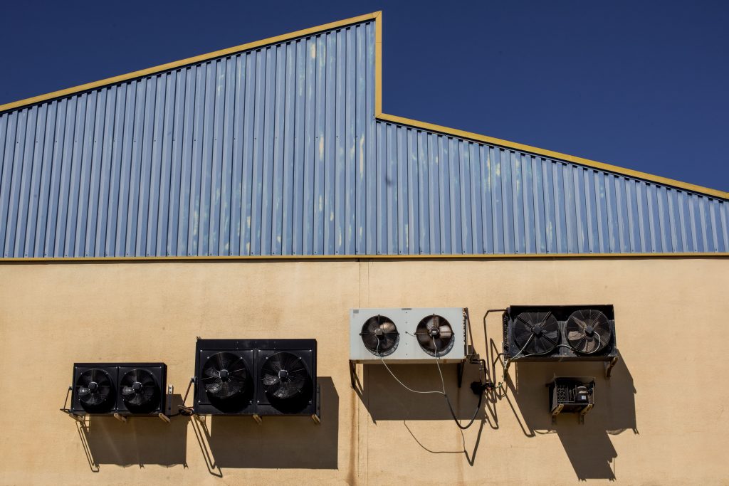 Unités de climatisation industrielles sur mur